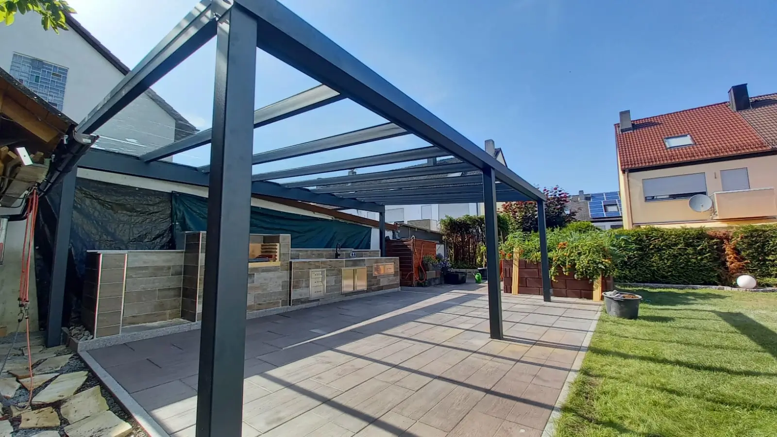 LH Terrassen und Carports hat bereits zahlreiche Terrassenüberdachungen für den Garten oder Carport produziert und montiert.