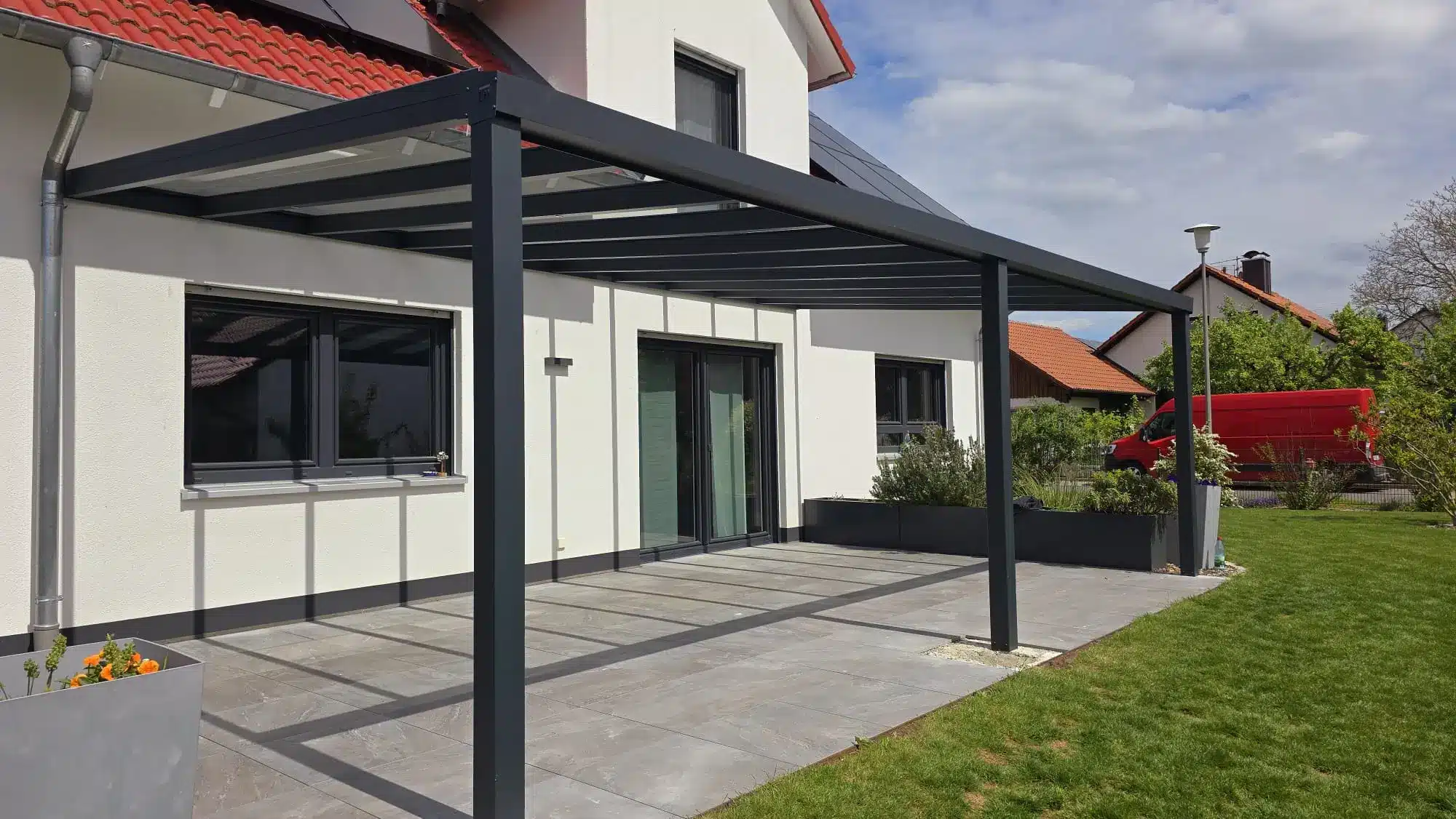 LH Terrassen und Carports hat bereits zahlreiche Terrassenüberdachungen für den Garten oder Carport produziert und montiert.